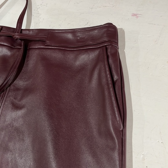 Liz Claiborne Burgundy Pencil Skirt in Imitation Leather size 6 - Picture 6 of 9